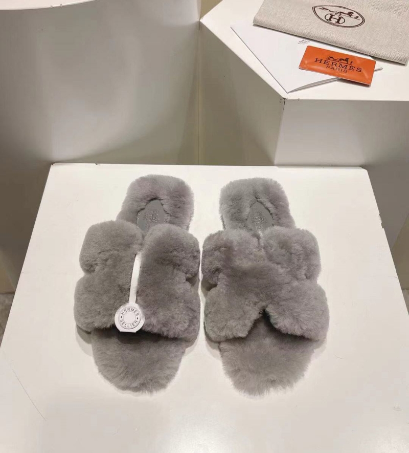 H**mes slippers